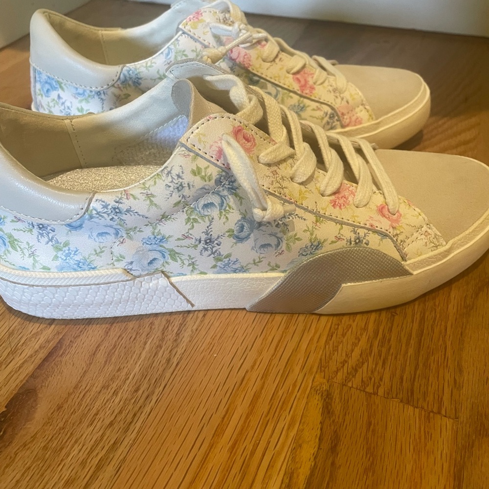 Brand new Dolce Vita Cream Floral Sneakers